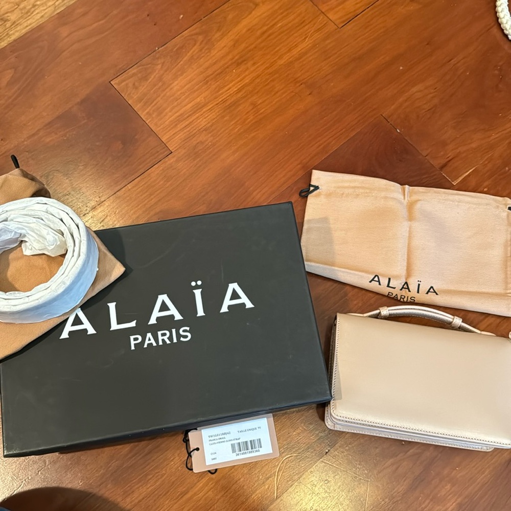 Alaia nude bag